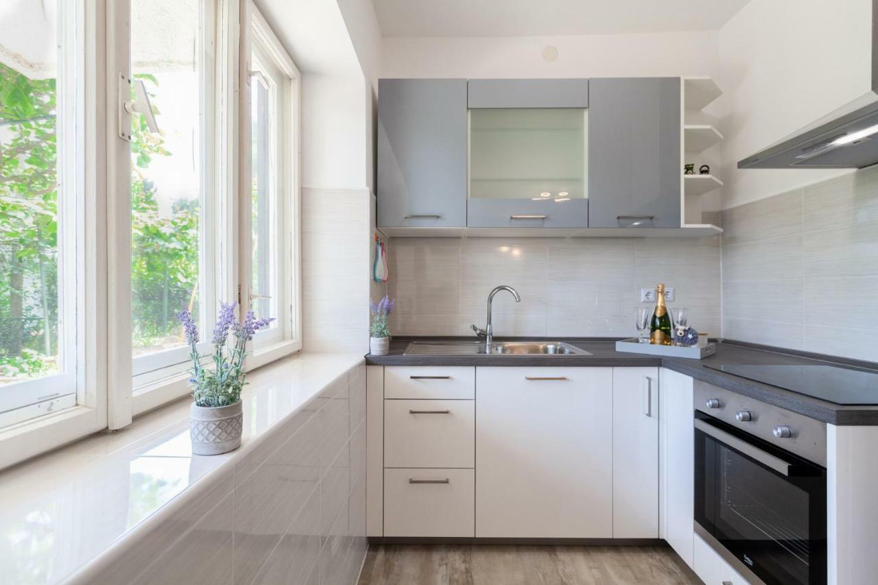 Apartment Ema Premantura Eksteriør billede